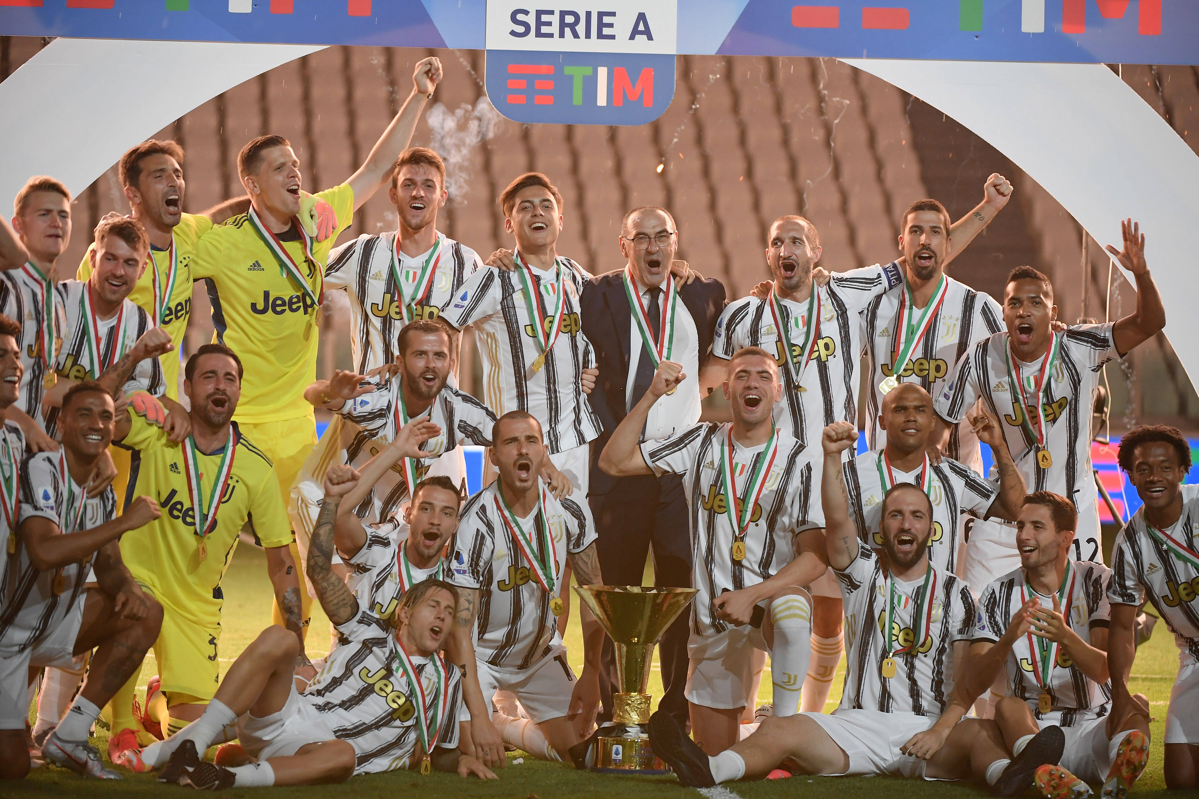 出展现了场 出展现了场